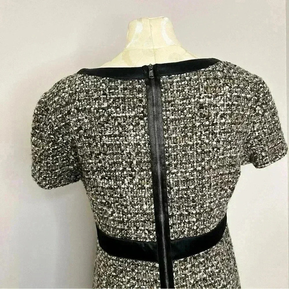 Elegant Tweed Midi Dress with Black Trim - Picture 8 of 11